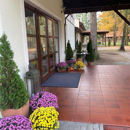 Hotel Restauracja Cztery Pory Roku Orneta Экстерьер фото