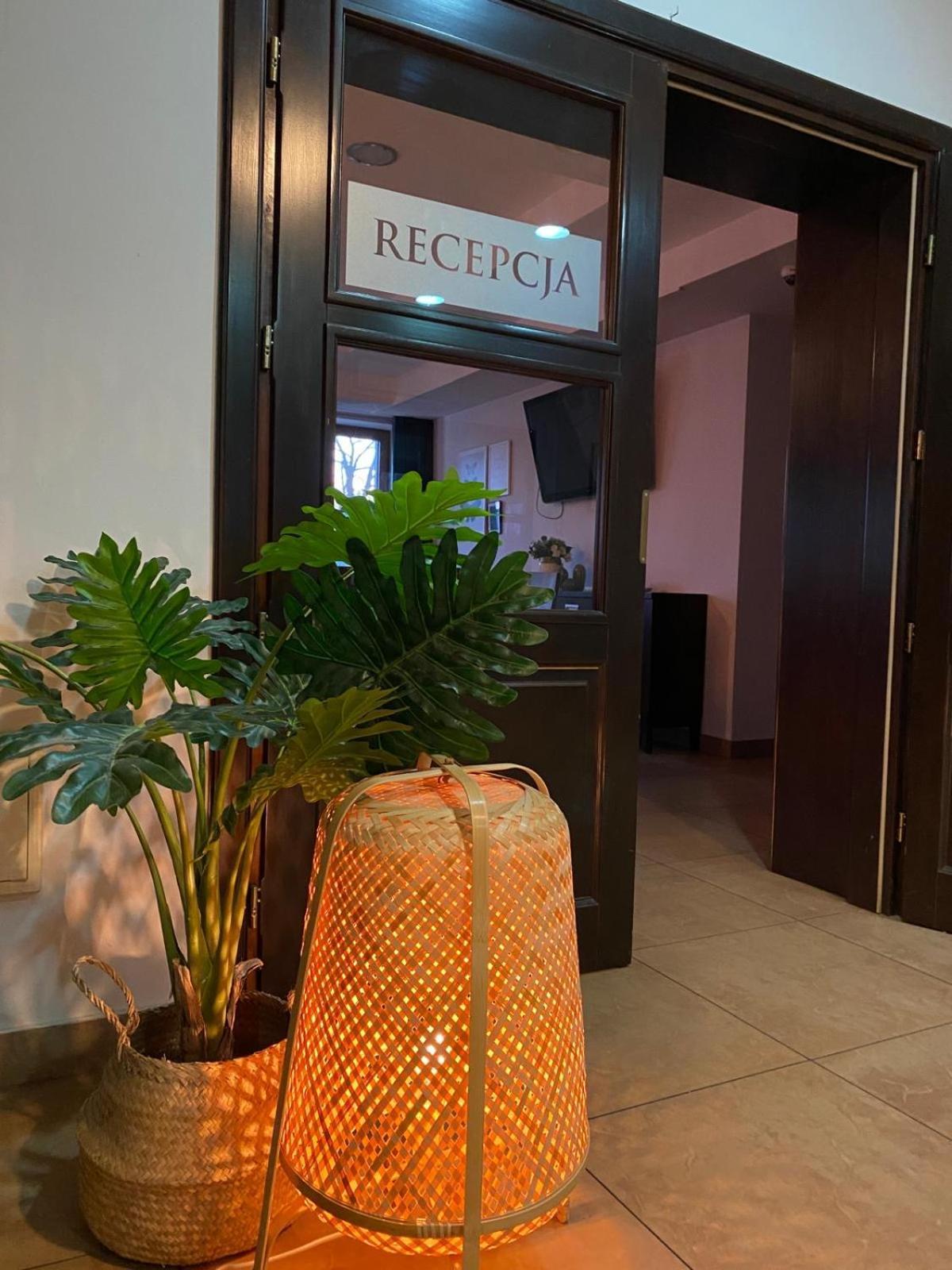 Hotel Restauracja Cztery Pory Roku Orneta Экстерьер фото