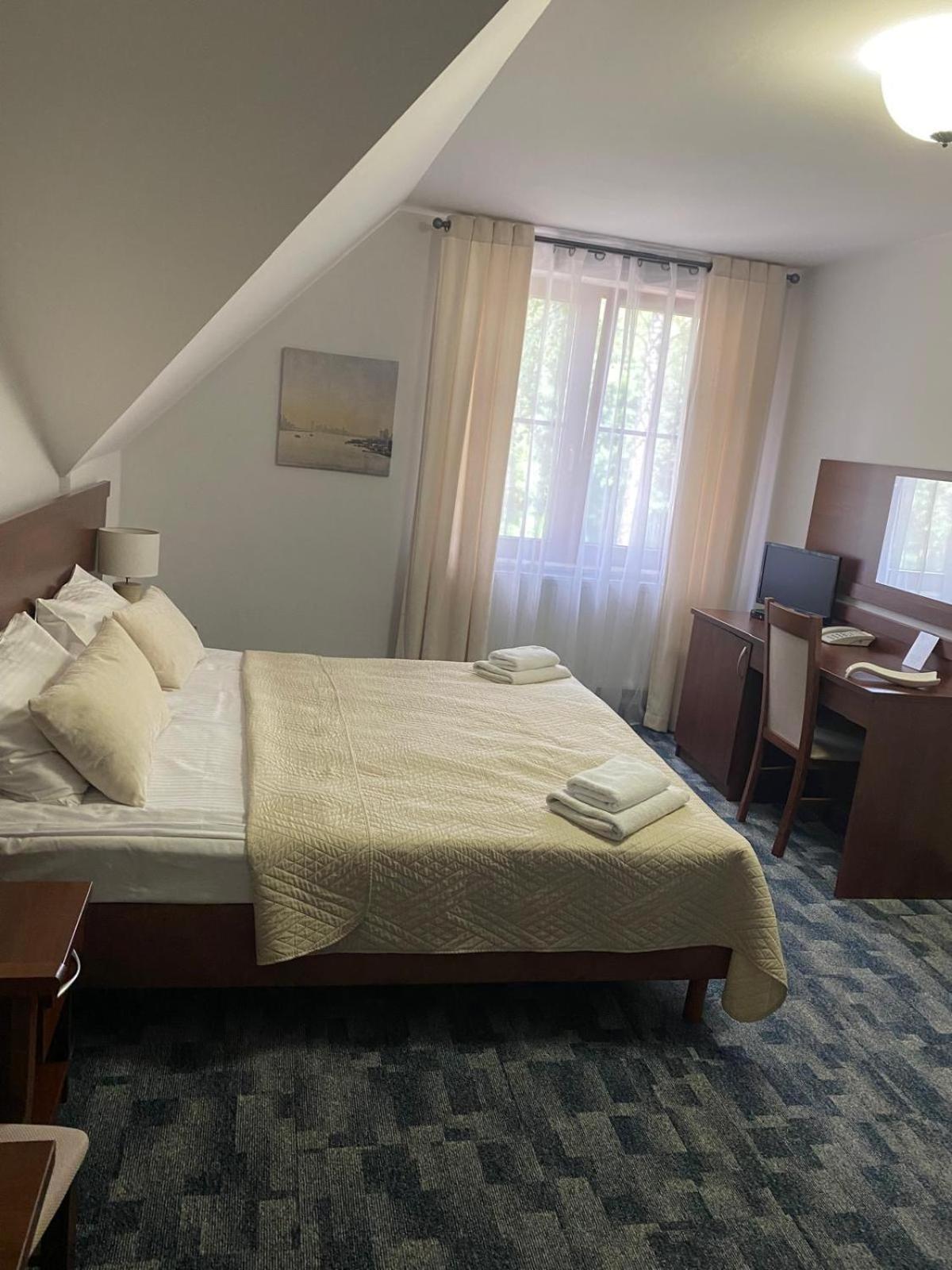 Hotel Restauracja Cztery Pory Roku Orneta Экстерьер фото