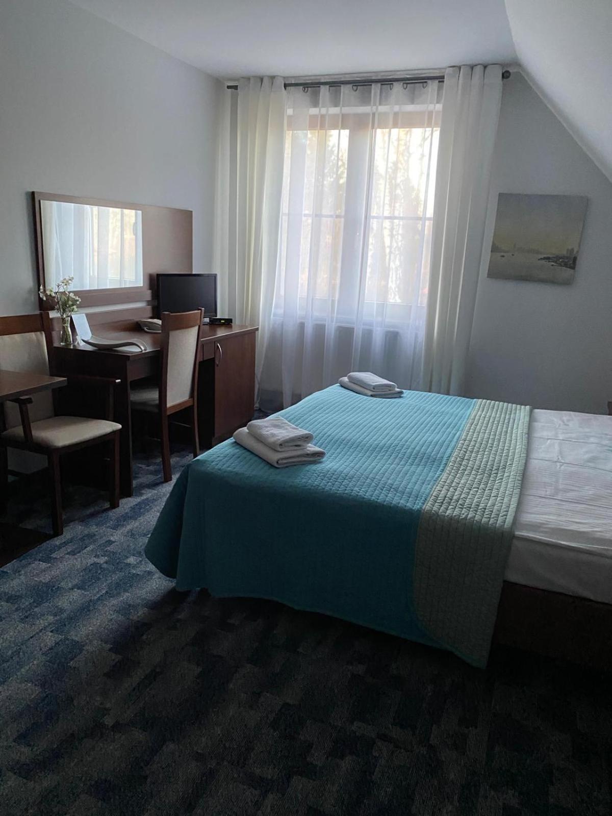 Hotel Restauracja Cztery Pory Roku Orneta Экстерьер фото