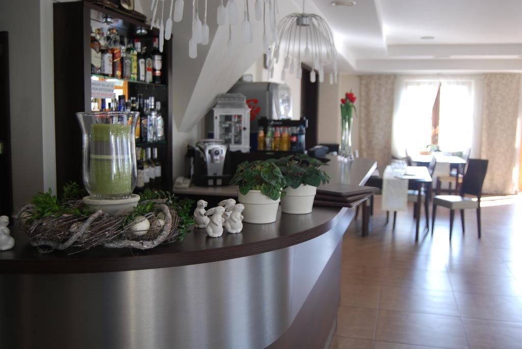 Hotel Restauracja Cztery Pory Roku Orneta Экстерьер фото