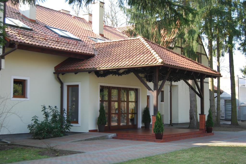 Hotel Restauracja Cztery Pory Roku Orneta Экстерьер фото